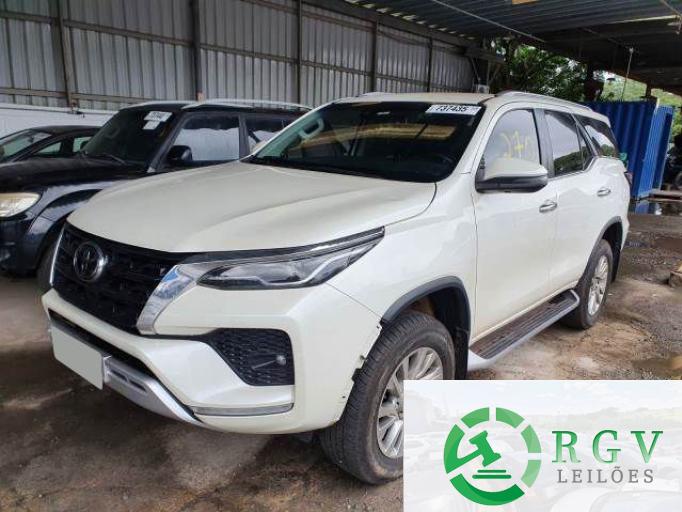 TOYOTA HILUX SW4 21/21