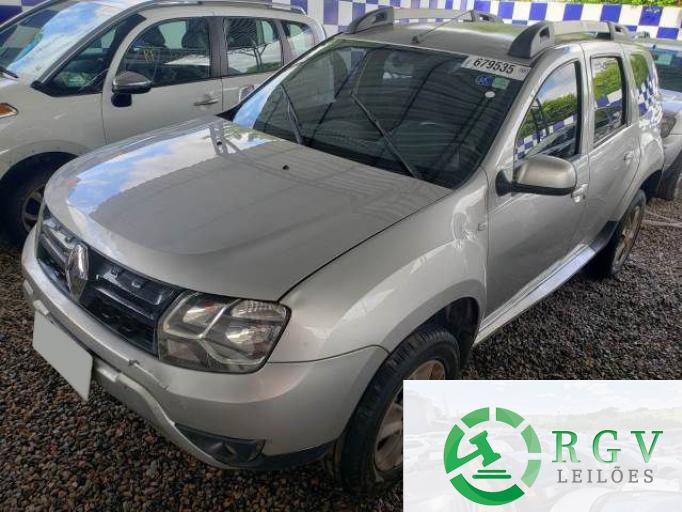 RENAULT DUSTER 18/18