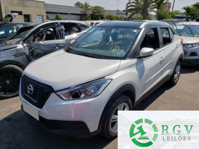 NISSAN KICKS 20/20