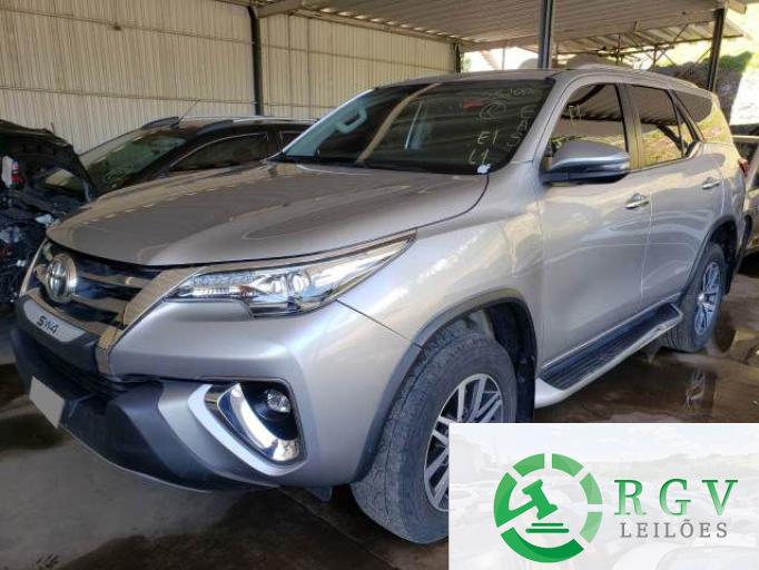 TOYOTA HILUX SW4 17/18