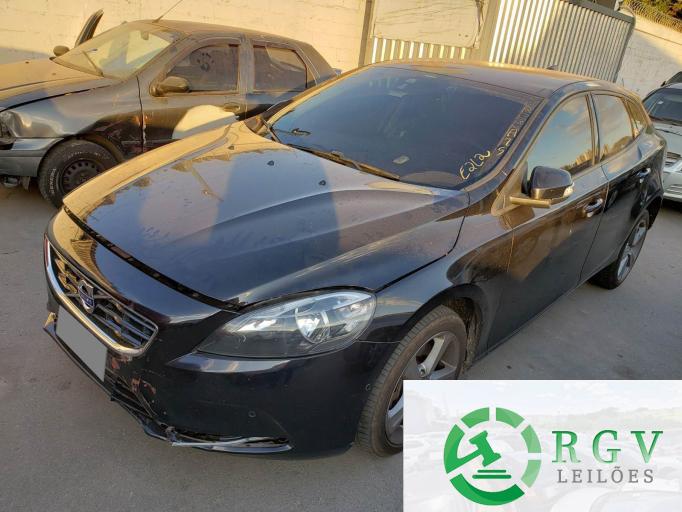 VOLVO V40 T4 15/15