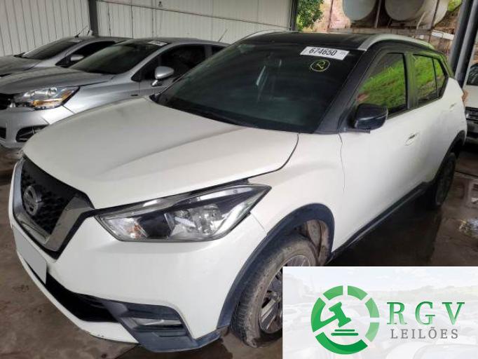 NISSAN KICKS 18/18
