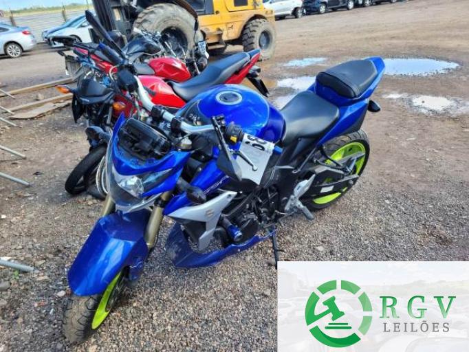 SUZUKI GSR 750 15/15